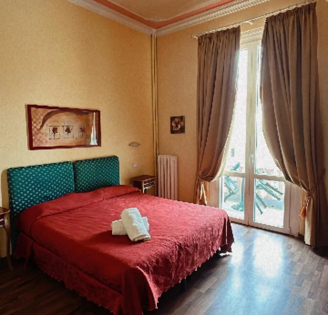 Room In Guest Room - Viareggio Top Deco Versilia